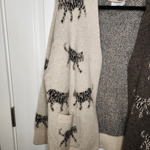 Talulah Tiger Print Colorblock Cardigan Sweater Medium Cozy Animal Print Knit - Picture 5 of 5